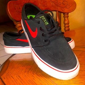 NikeSB Janoski for sale. Size 4YOUTH BOYS SIZE.